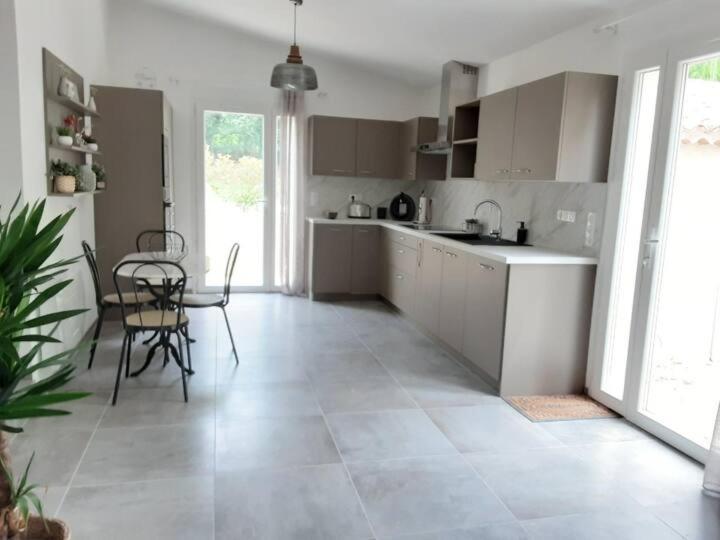 カドネ Bastide Provencaleヴィラ エクステリア 写真